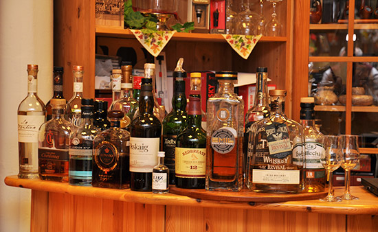Whisky, Grappa, Cognac, Obstler und Likör 